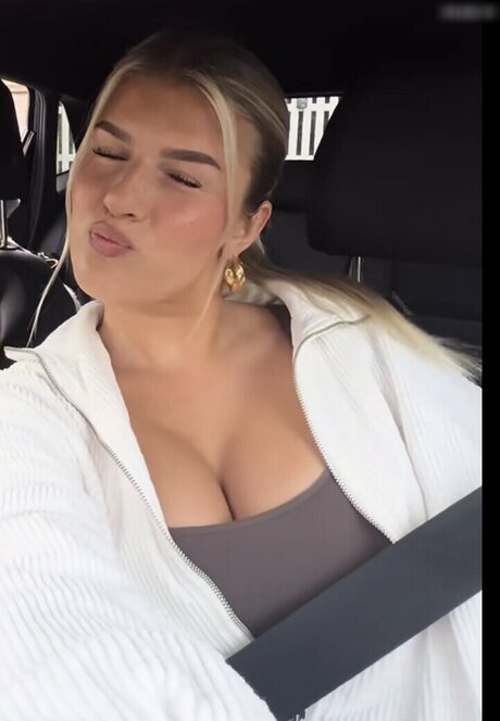 Sophie Schnur modèle adulte galeries