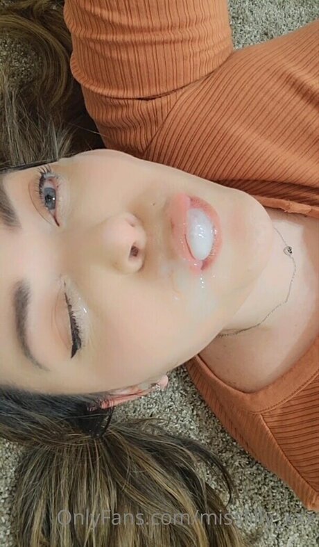 misslilly xxx modèle chaud photos