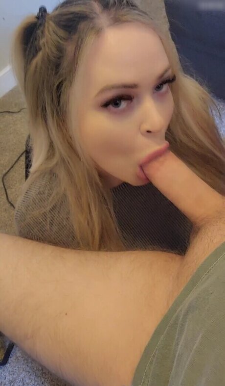 misslilly xxx actrice adulte photo