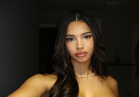 Kiana Dufour modelo archivo