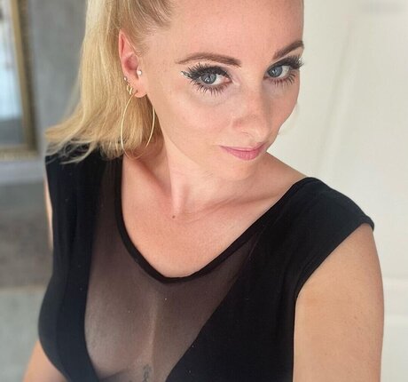 Jacqueline Sparrow star porn img