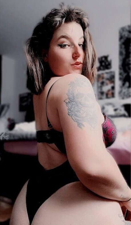 xlenaa official modelo erótico imágenes