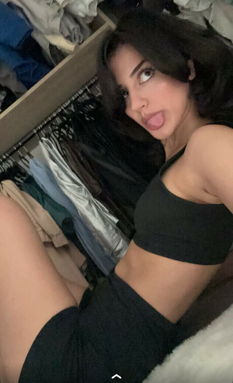 Melody Oz star exclusive archive