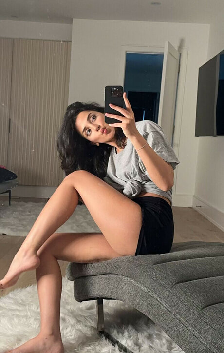 Melody Oz nus star du porno archive