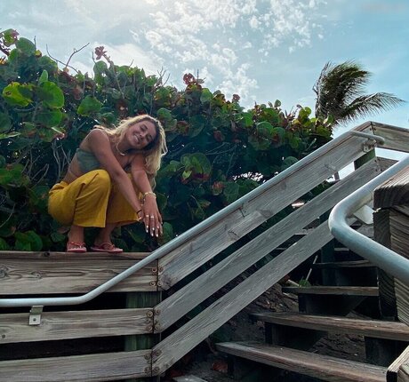 julie tirado actrice parfaite archive