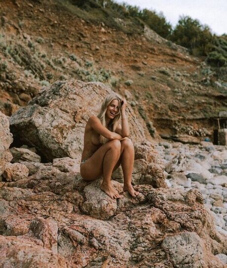 Adrienne Koleszar étoile gratuite galeries