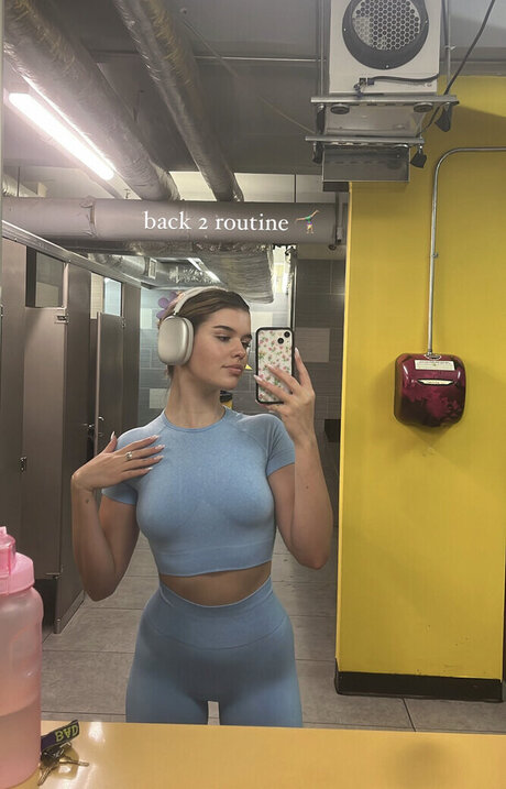 Maeve Tomalty estrella porno superior galerías