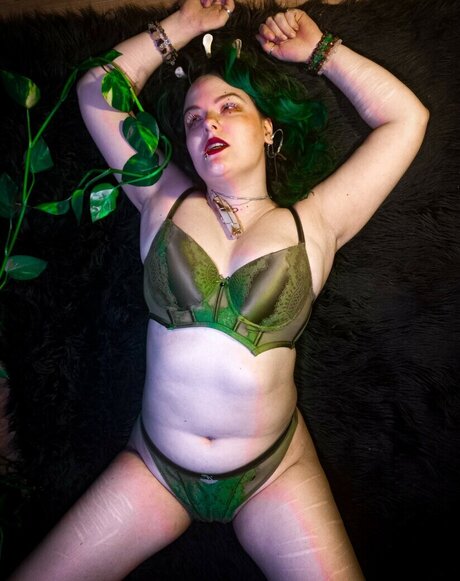 Pinegreentea porn actress archive