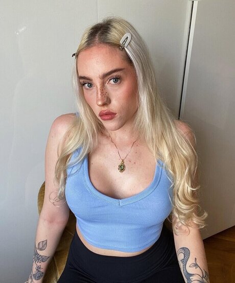 ayyetay modelo adulto galería