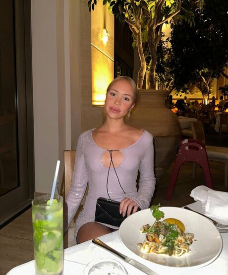 Agnessa Kosogon estrella porno desnuda galerías