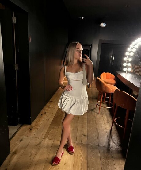 Agnessa Kosogon modèle sympa des photos