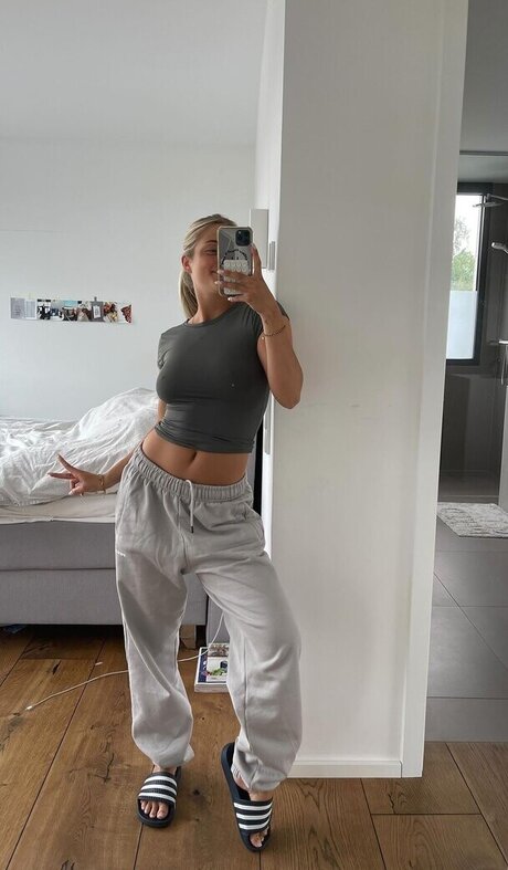 Lea Breuer modelo de arte imágenes