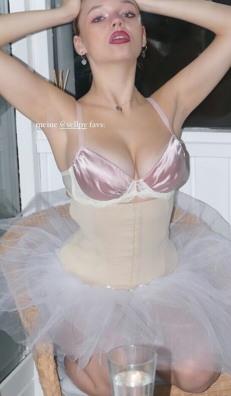 Leni Bahr estrella porno erótica galería