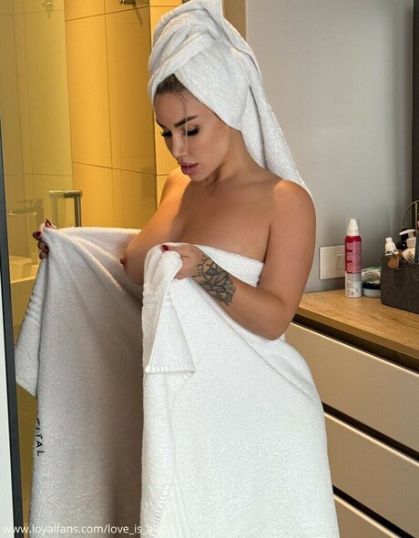 Love is alina_ modelo hd imágenes