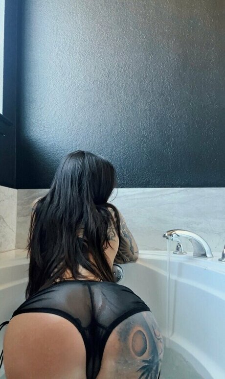 ldmfitmodel naked actress pics