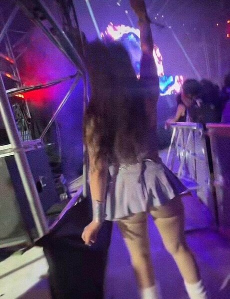 Wavy Brin estrella atractiva galerías