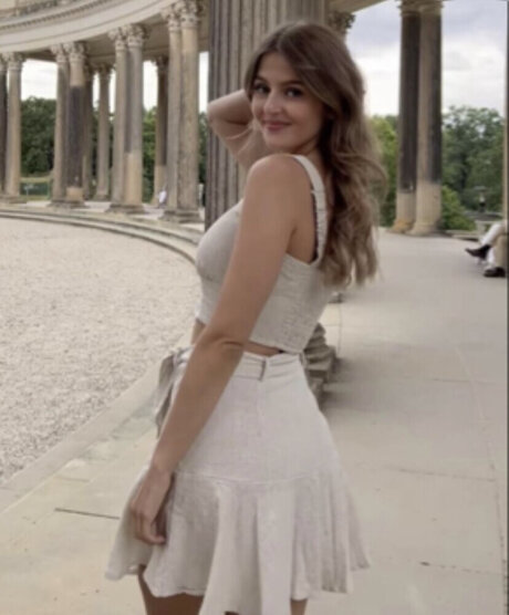 Melina msxou modelo foto