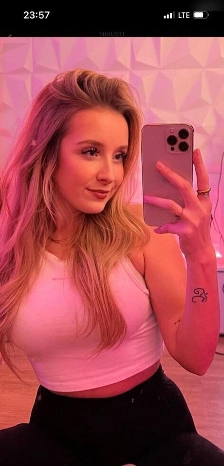MinusElf erotic pornstar galleries