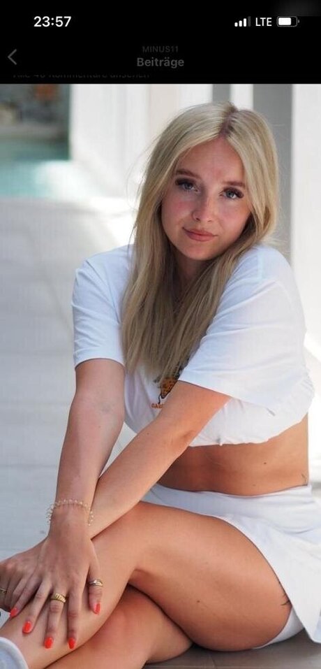 MinusElf nude star images