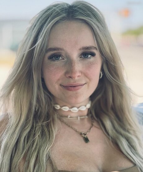 MinusElf modèle sexy galerie