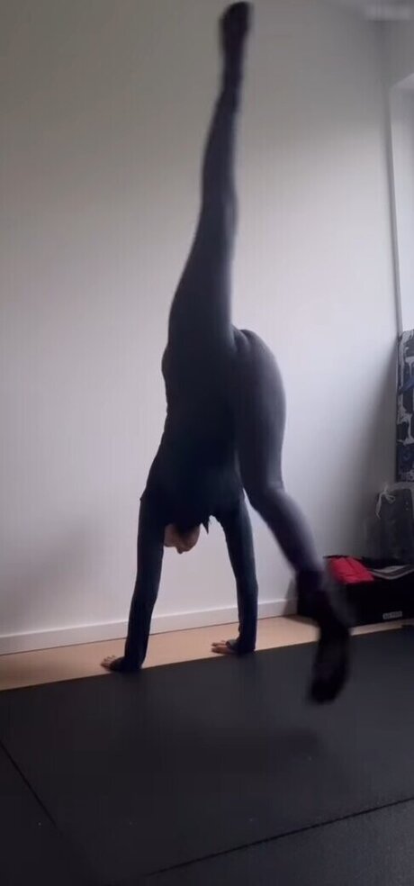 Laura Maria Rypa estrella porno caliente foto