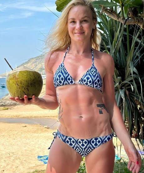 Valentina Shevchenko actrice pornographique galerie