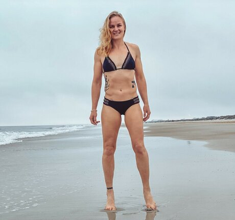 Valentina Shevchenko modelo hermosa galerías