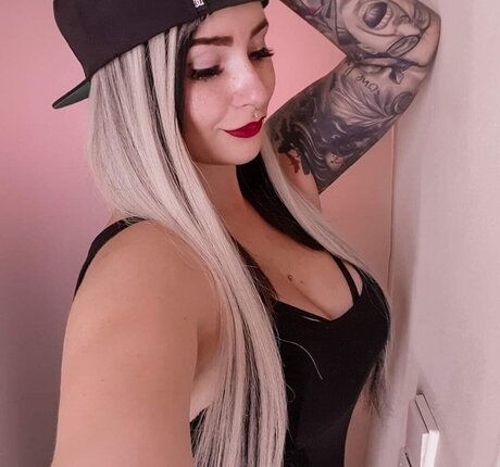 Lyn k44 actriz erótica imagen