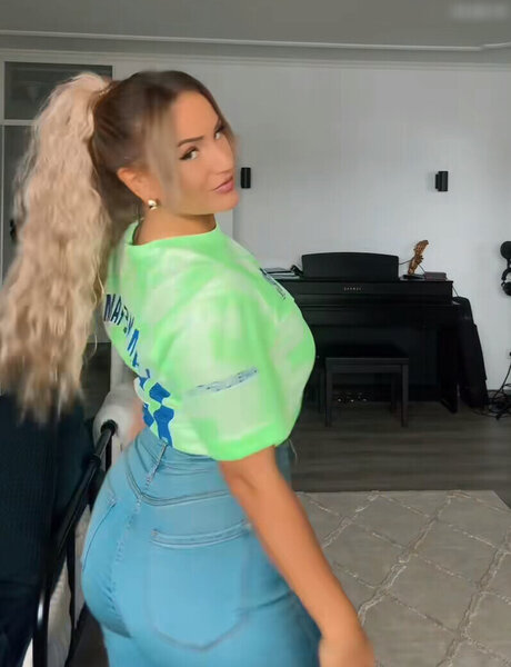 Jana Barca modèle adulte archive