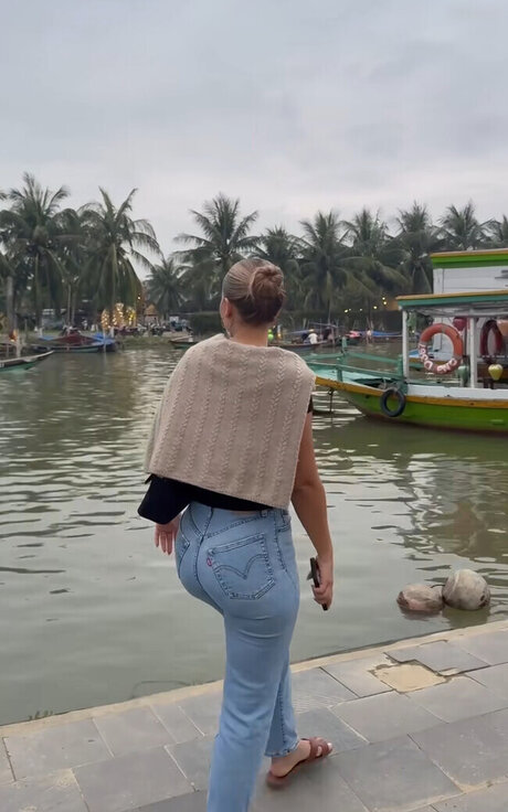 puta emo onlyfans desnudo libre imágenes