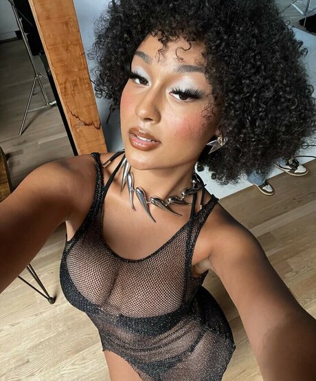 veondremitchell perfect actress photo