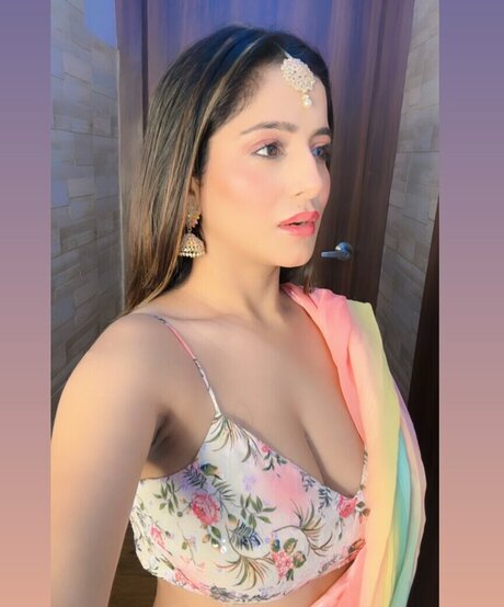 Kate Sharma modelo hermosa galería