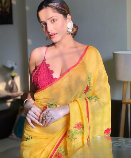 Kate Sharma actrice galerie