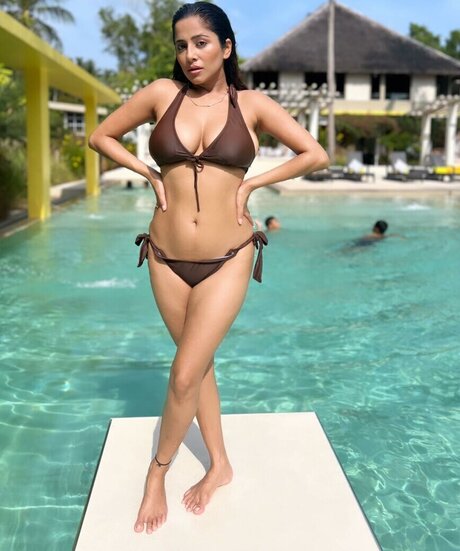 Kate Sharma hermosa estrella archivo