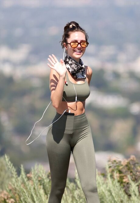 Delilah Hamlin jolie étoile collection