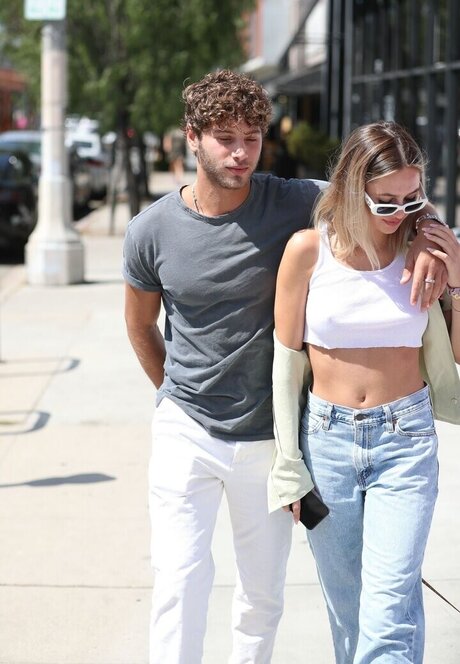 Delilah Hamlin joli modèle photos