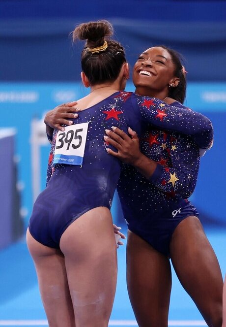 Suni Lee modelo adulto recopilación