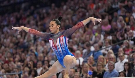 Suni Lee star du porno de haute qualité photos