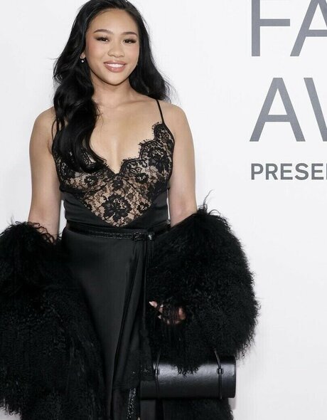 Suni Lee modèle magnifique photos