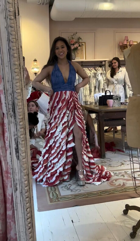 Suni Lee top star image