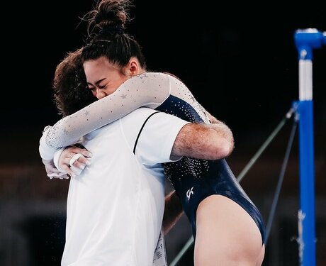 Suni Lee actriz de arte galerías