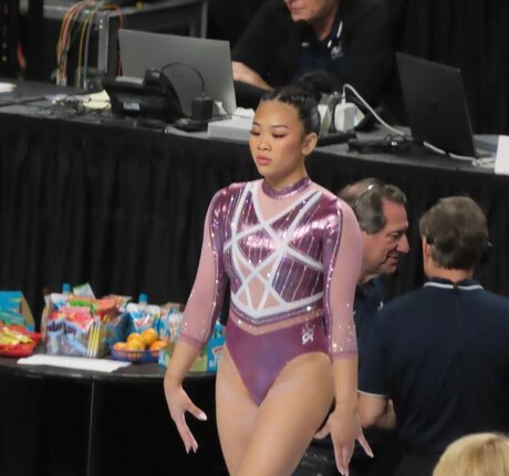 Suni Lee modèle porno des photos