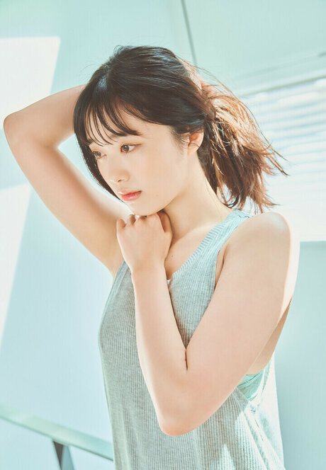 Mariri Sugimoto estrella porno sexy imagen