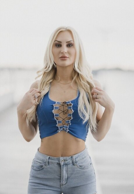 Giulie Hope Santana modèle artistique img