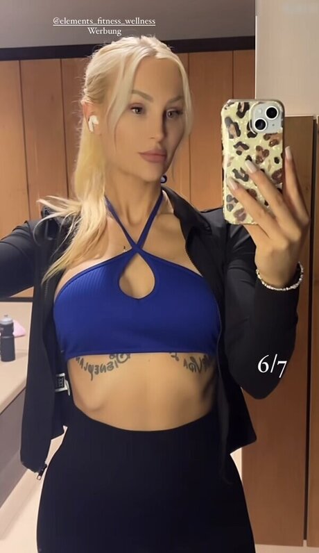 Giulie Hope Santana étoile xxx images