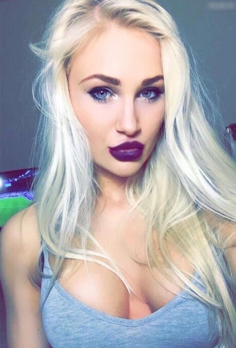 Giulie Hope Santana estrella porno agradable galerías