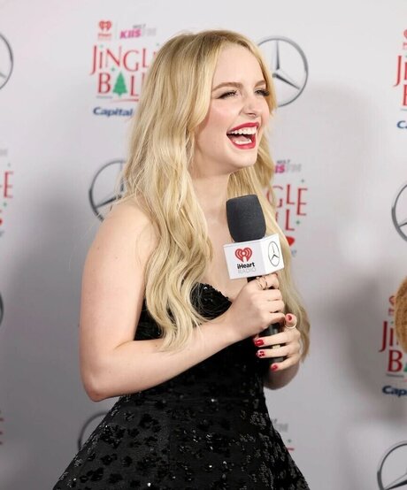 Mckenna Grace modelo porno galerías