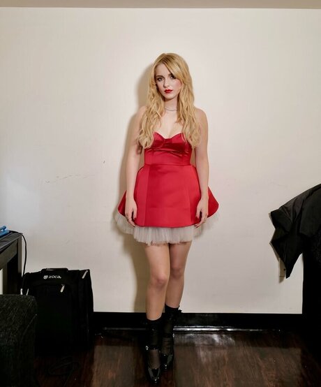 Mckenna Grace estrella porno superior foto