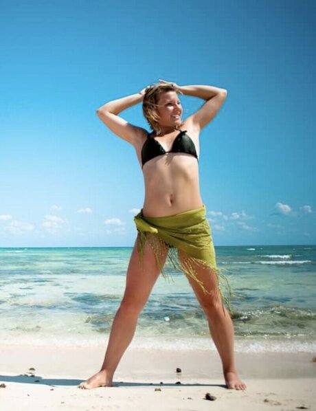 Notsoerudite estrella porno atractiva fotos