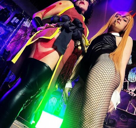 Notsoerudite estrella porno de arte galería